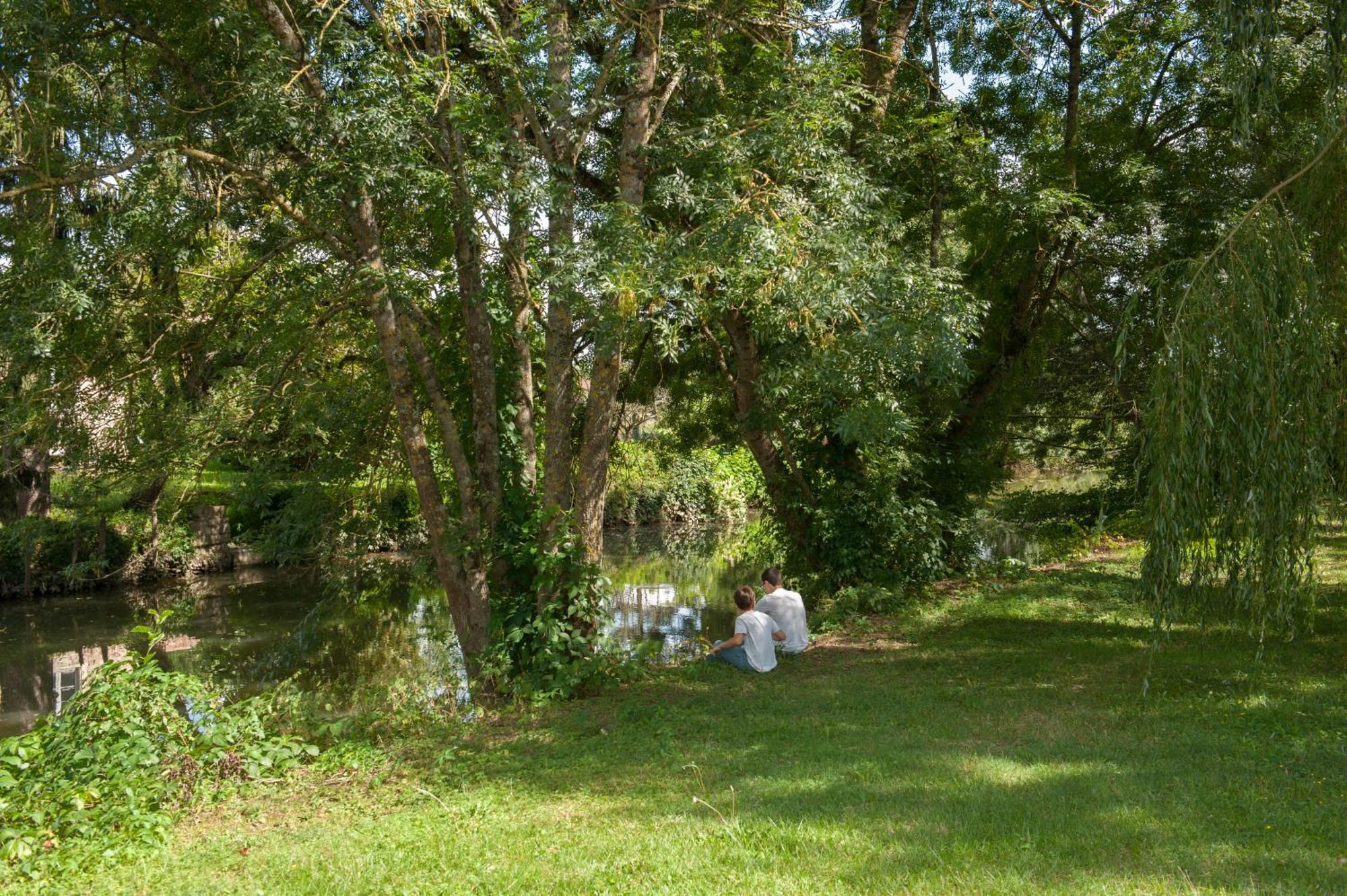 Le Jardin De La Reyssouze Bed & Breakfast Gorrevod Exterior photo